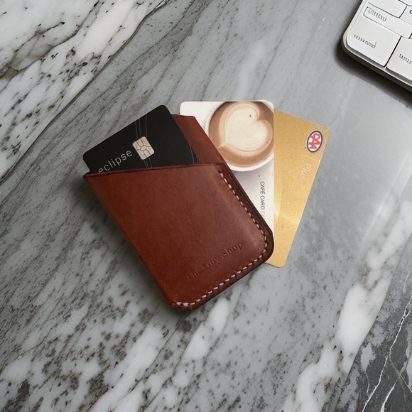 Hand Crafted Minimalist Italian Leather Card Wallet (Cognac) - Picture 3 of 4